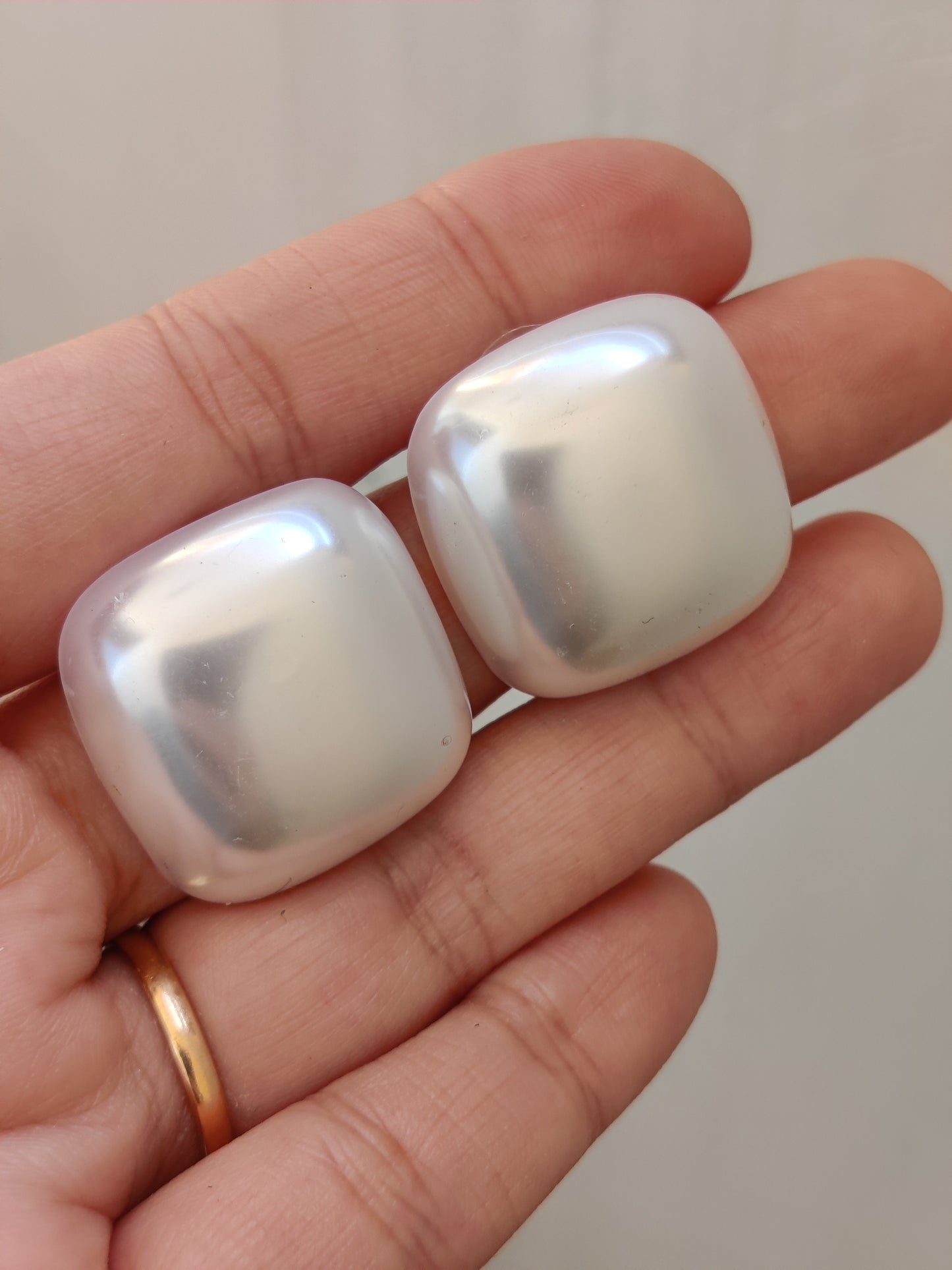 PERSA | OVERSIZED SQUARE PEARL STUDS