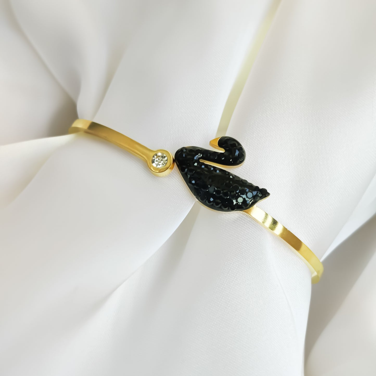 SWAN | Black swan bangle