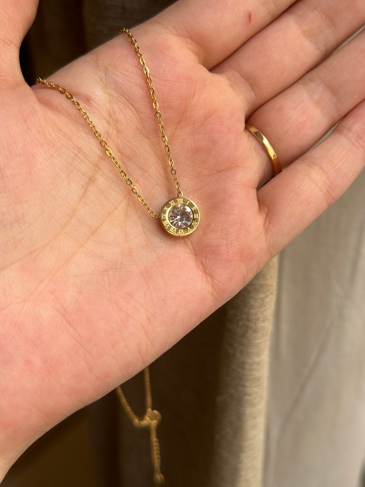 ANDREA | ROUND STONE NECKLACE