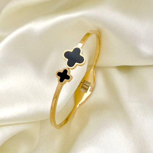 CICA | DOUBLE CLOVER BLACK BANGLE