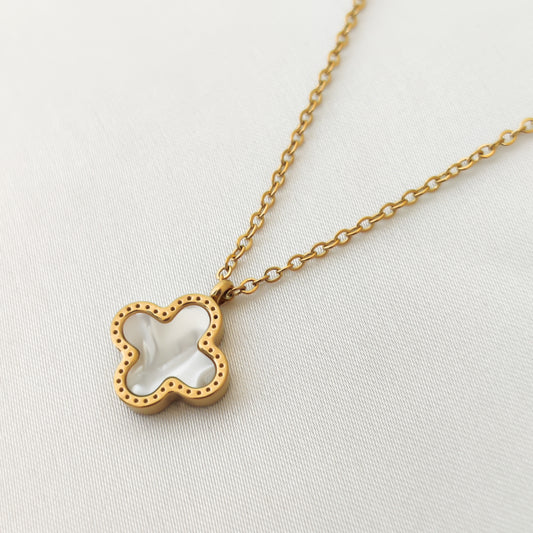KRYSTIE | CLOVER NECKLACE WHITE