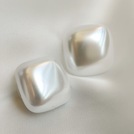 PERSA | OVERSIZED SQUARE PEARL STUDS