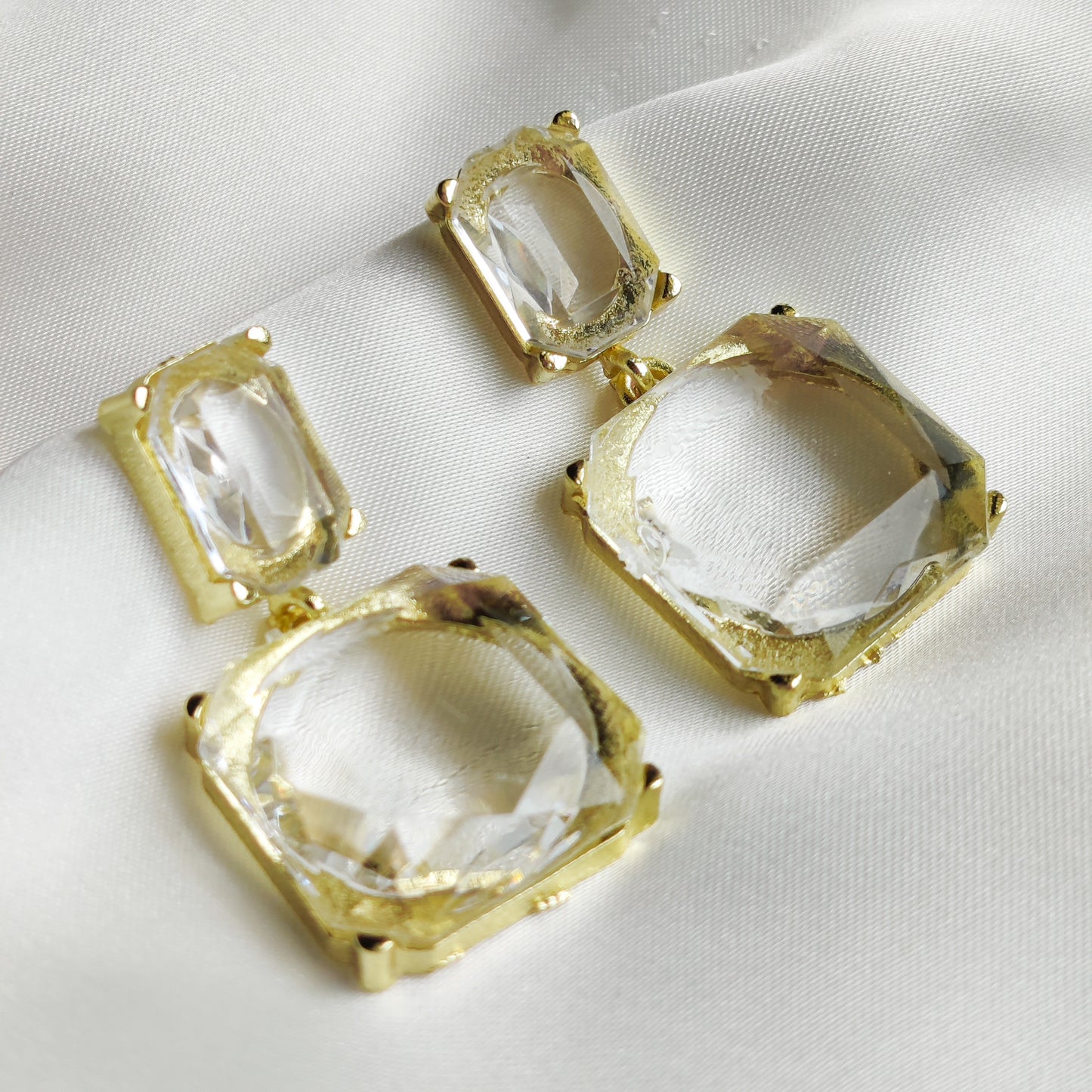 ISARA | CRYSTAL EARRINGS
