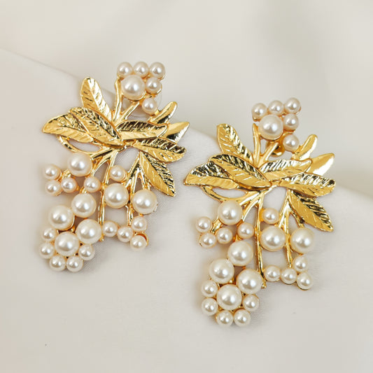 AMYRA | LEAF PEARL EARRINGS