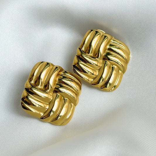 LEENA | STUDS