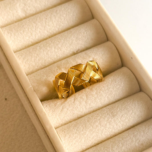 ISNA ADJUSTABLE RING
