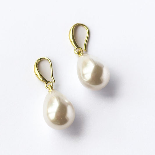 TEAR DROP EARRINGS
