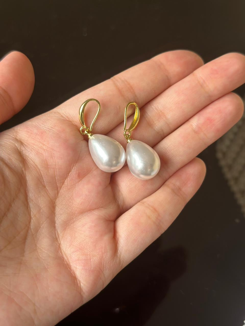 TEAR DROP EARRINGS