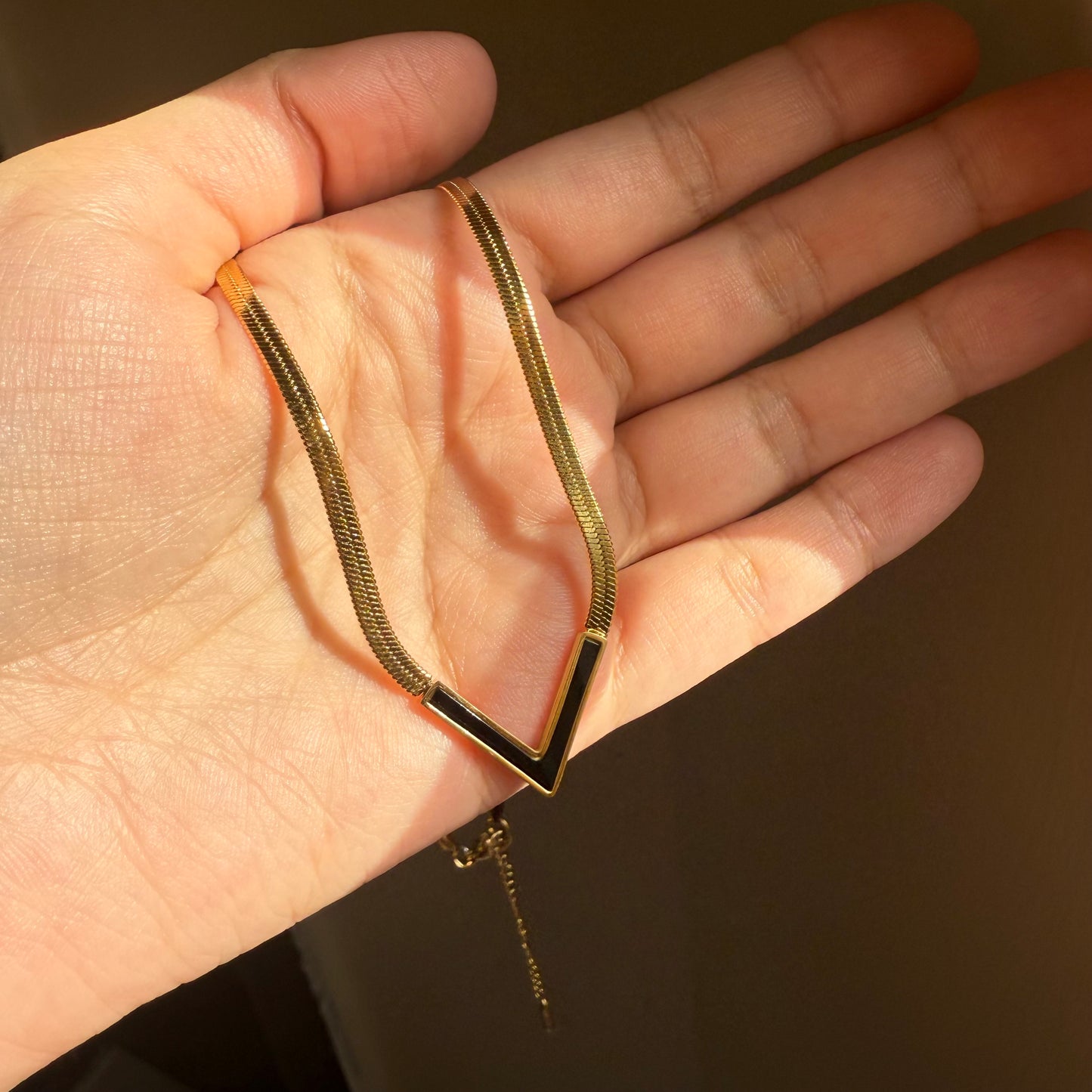 VELORA | SNAKE CHAIN NECKLACE