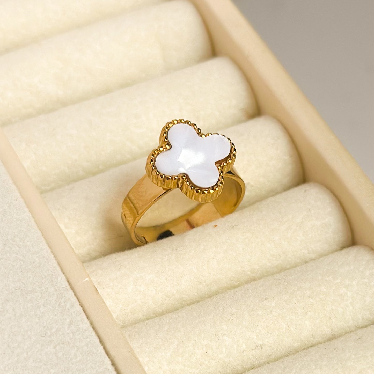 INFINITA | WHITE ADJUSTABLE RING