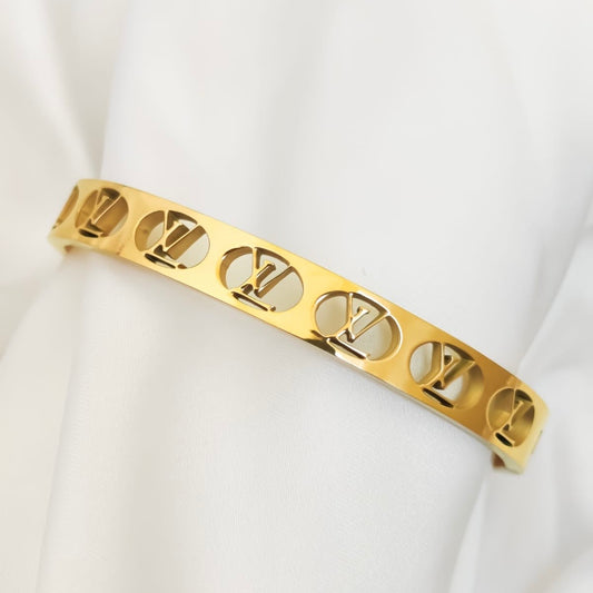 LAIRA | GOLD BANGLE