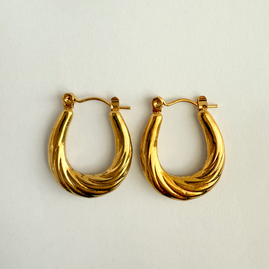 NISHA | HOOPS
